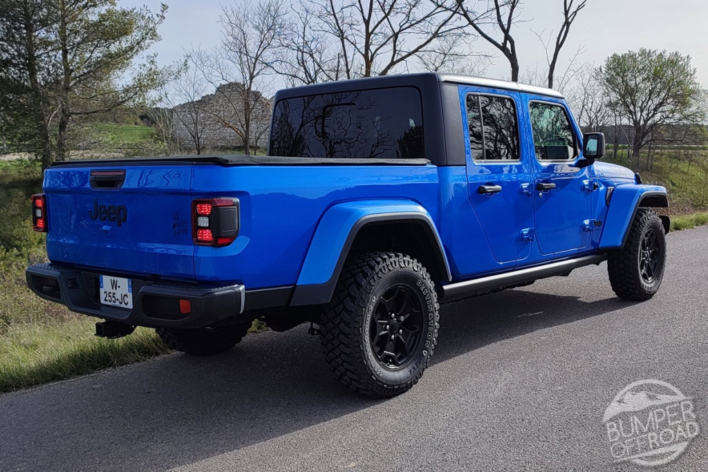 Jeep Gladiator V Willys Bleu Bumperoffroad