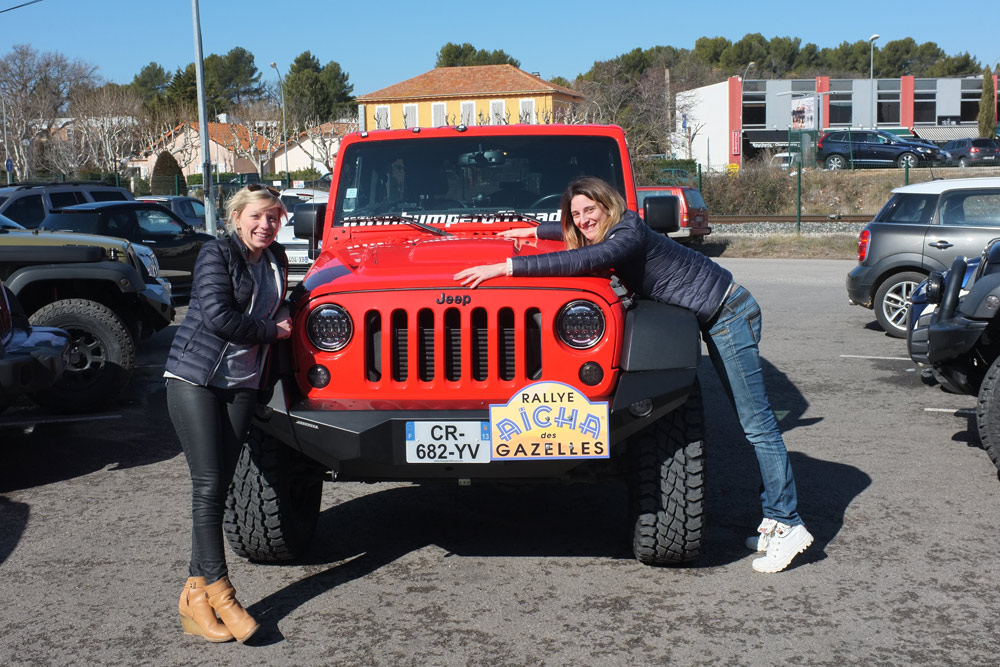 Equipage 102 Rallye des gazelles 2018 Elodie Servin & Claudia Martin - Bumperoffroad location Jeep rallye