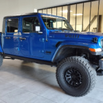 Jeep Gladiator 3,6L V6 Willys Hydroblue full