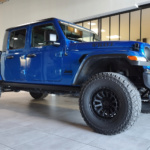 Jeep Gladiator 3,6L V6 Willys Hydroblue full