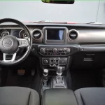 Jeep Gladiator 3,6 V6 E85 Colorado Red full