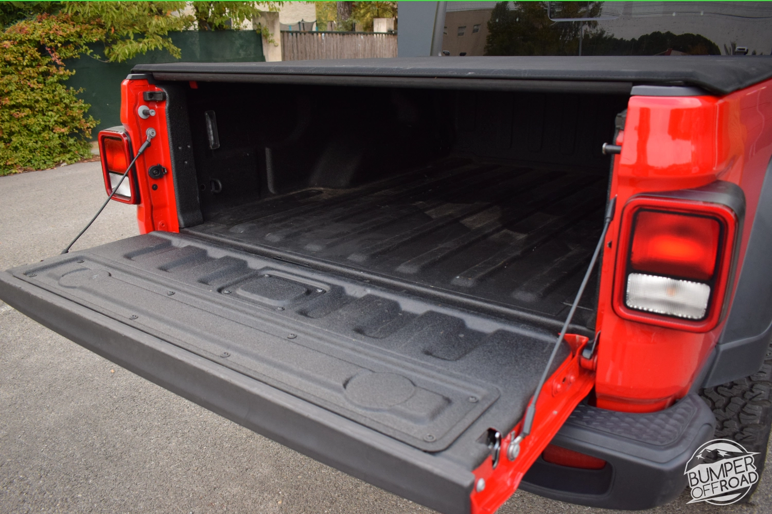 Jeep Gladiator 3,6 V6 E85 Colorado Red full