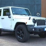 Jeep Wrangler JK Sahara 3.6L V6 Blanche full