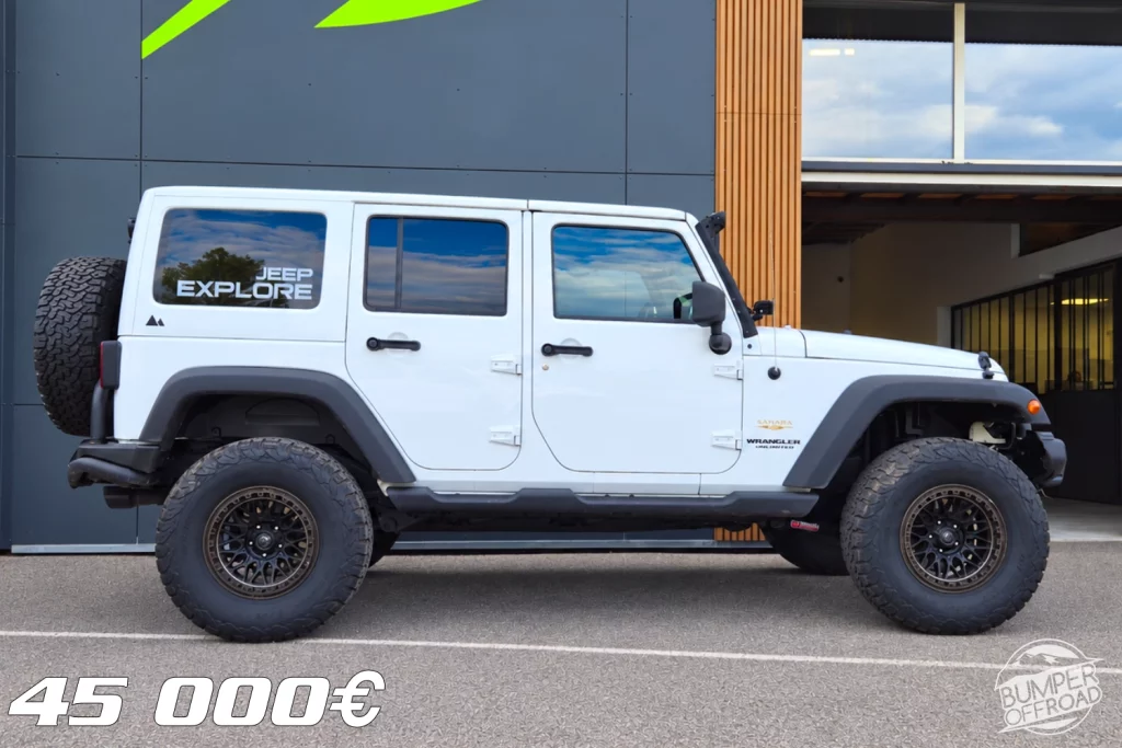 Jeep JKU Wrangler Sahara V6 3,6 L Bright White 2015, boite auto, Jantes Fuel Trigger, suspension +2,5